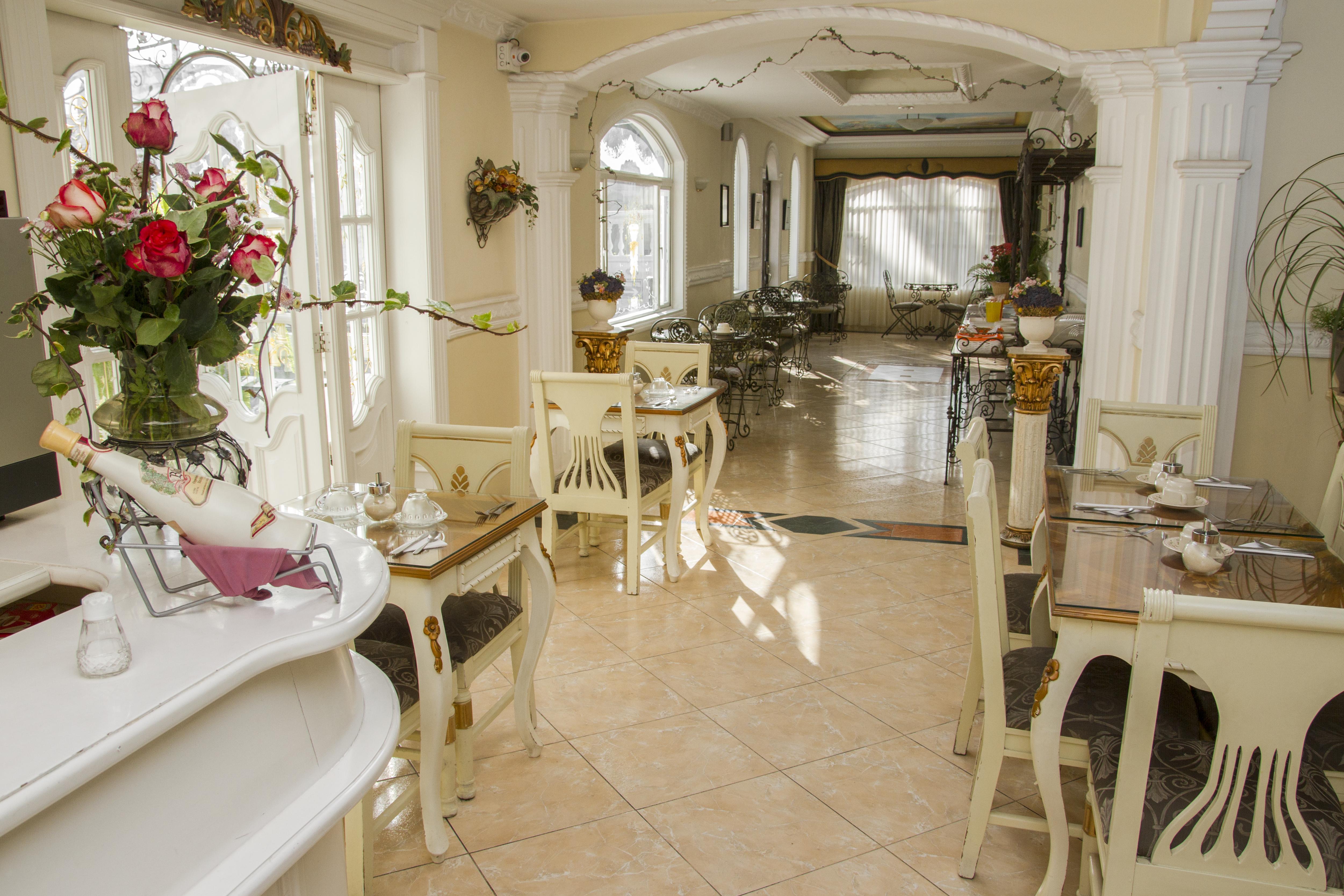 Eugenia Hotel Quito Exterior photo