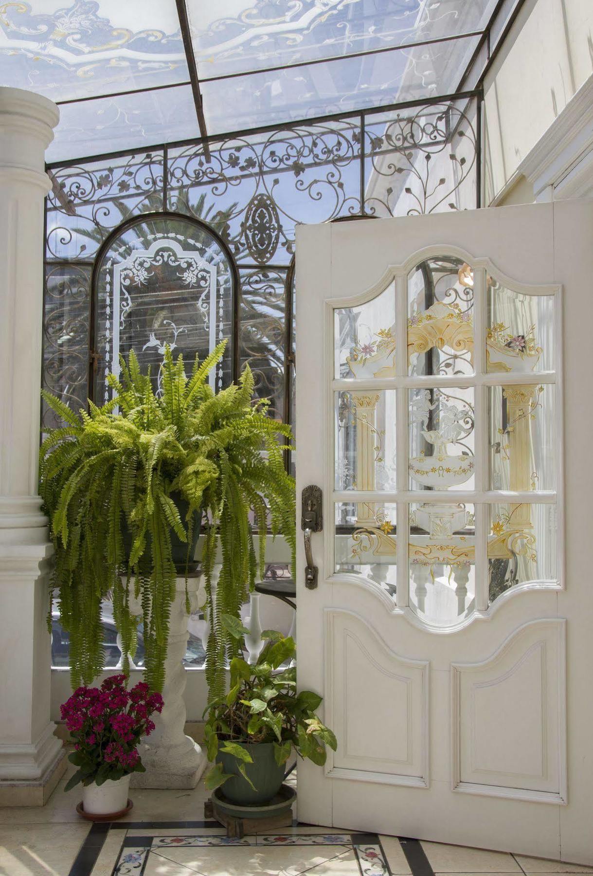 Eugenia Hotel Quito Exterior photo