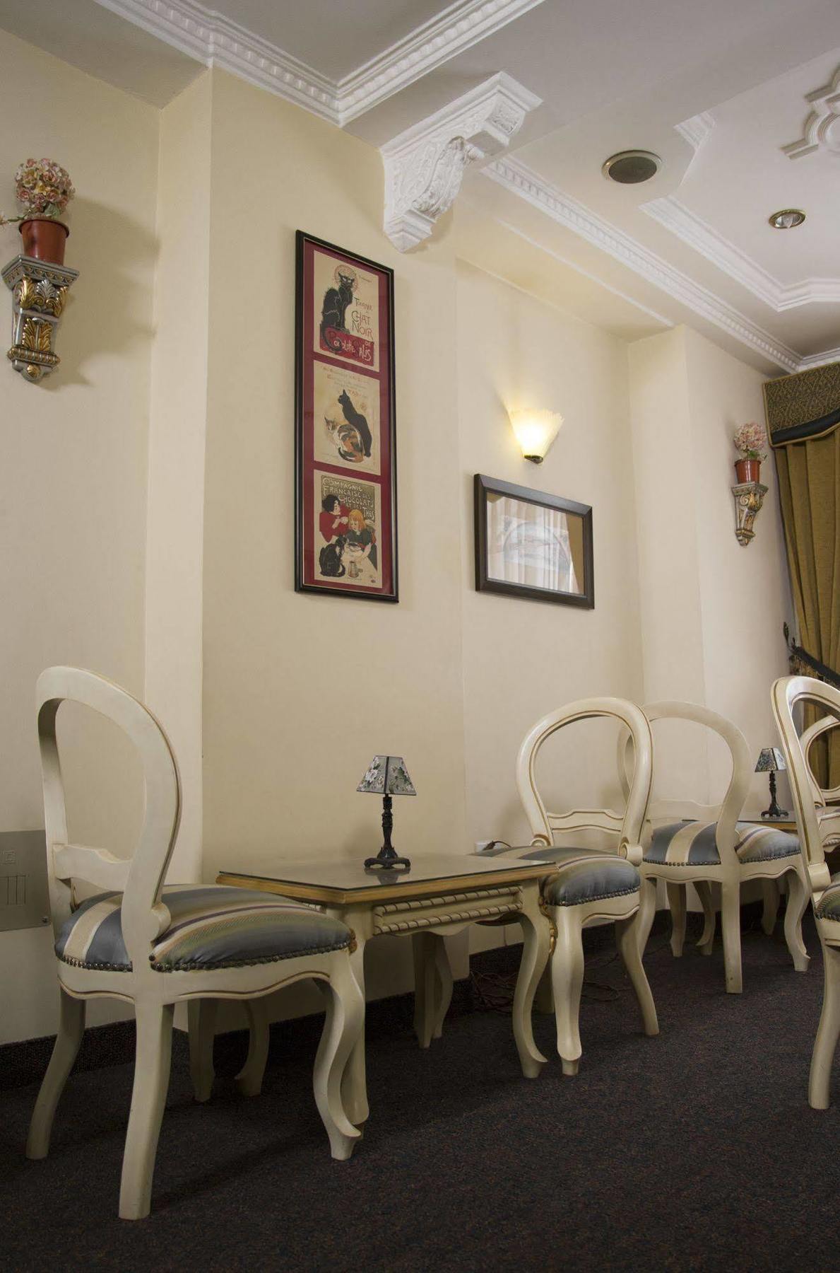Eugenia Hotel Quito Exterior photo