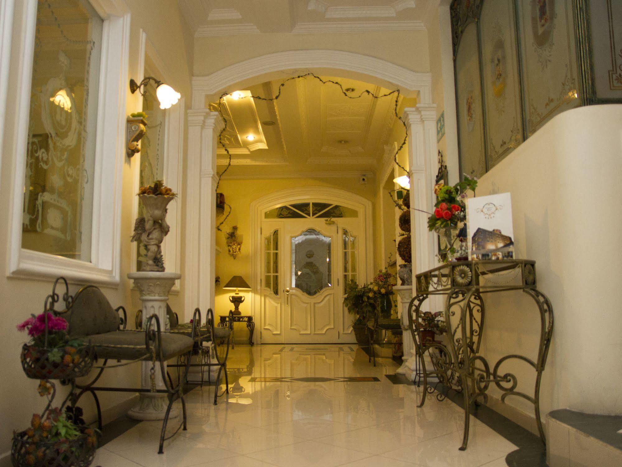 Eugenia Hotel Quito Exterior photo