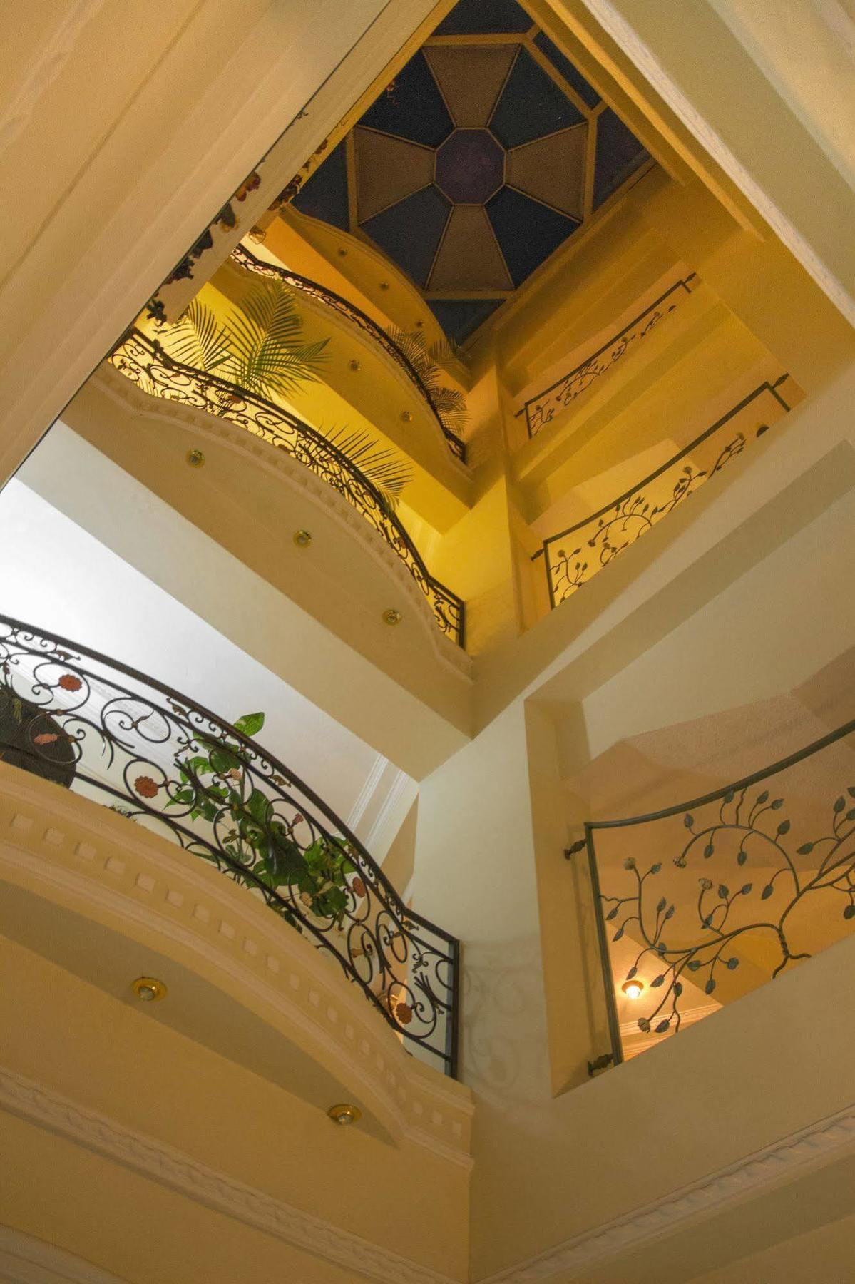 Eugenia Hotel Quito Exterior photo